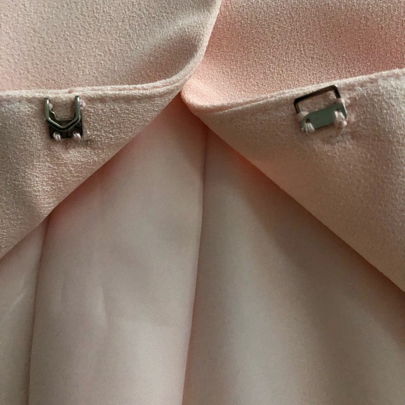 🎊Closet Clear Out 🎊 3 items minimum ( clothings only) - Picture 5 of 7